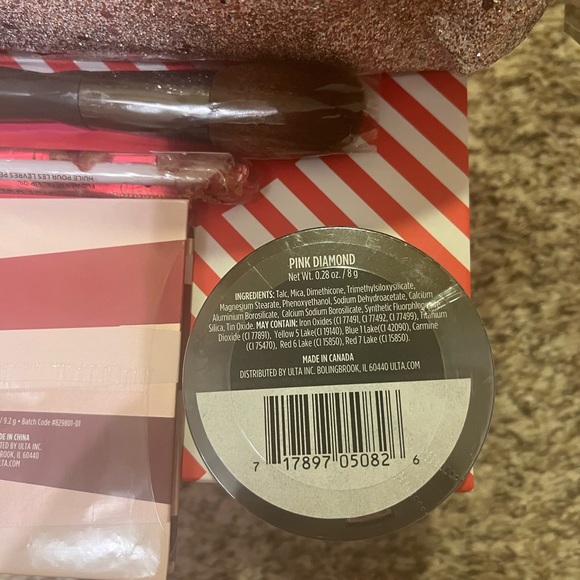 Ulta make up bundle - Picture 3 of 3